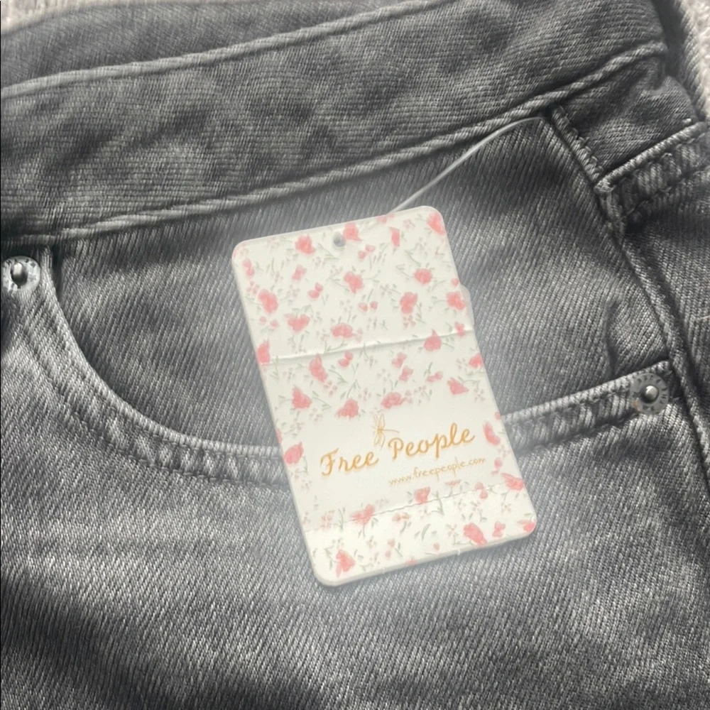 Free People Distressed Jean Shorts NWT - Picture 6 of 6